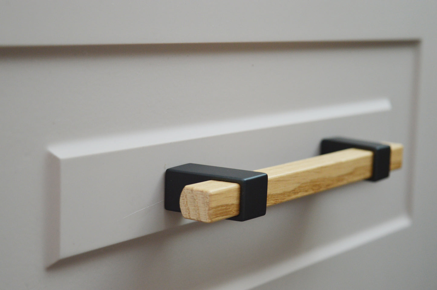 Beam Metal and Wood Furniture Handle