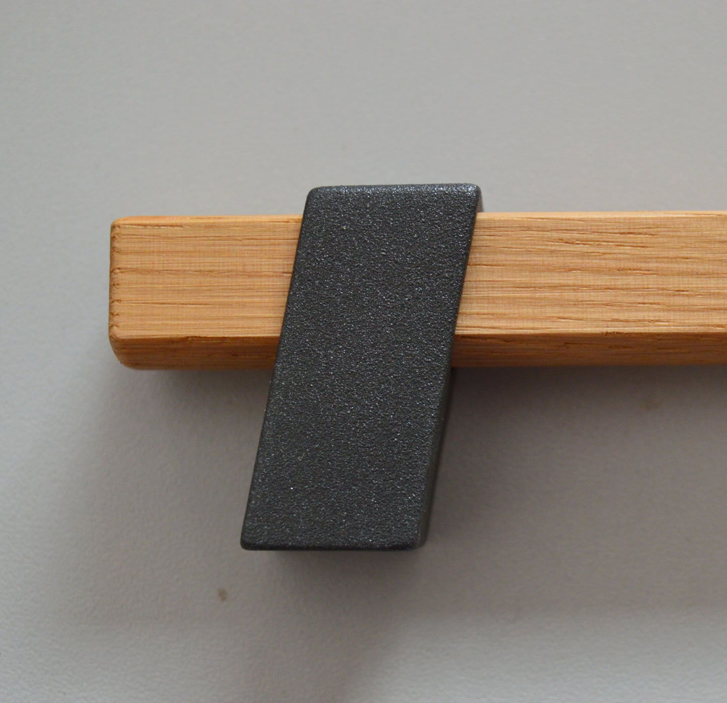 Beam Metal and Wood Furniture Handle