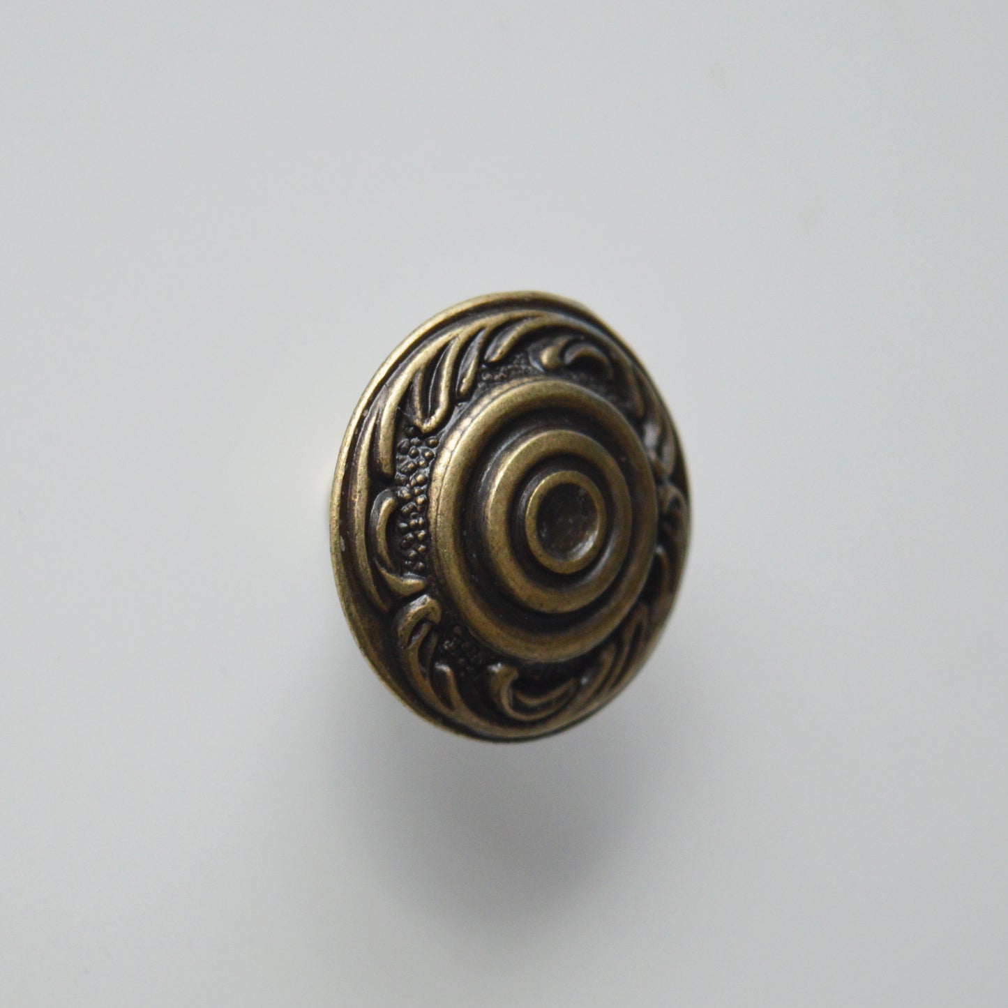 15.306.30.12 Bronze furniture knob Classic metal furniture knob