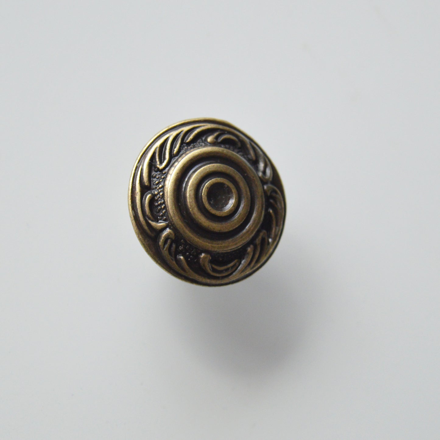 15.306.30.12 Bronze furniture knob Classic metal furniture knob