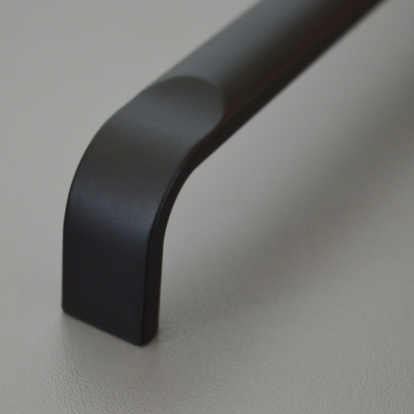 Flint modern metal furniture handle