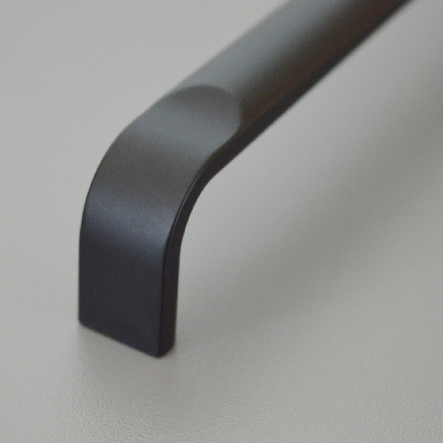 Flint modern metal furniture handle