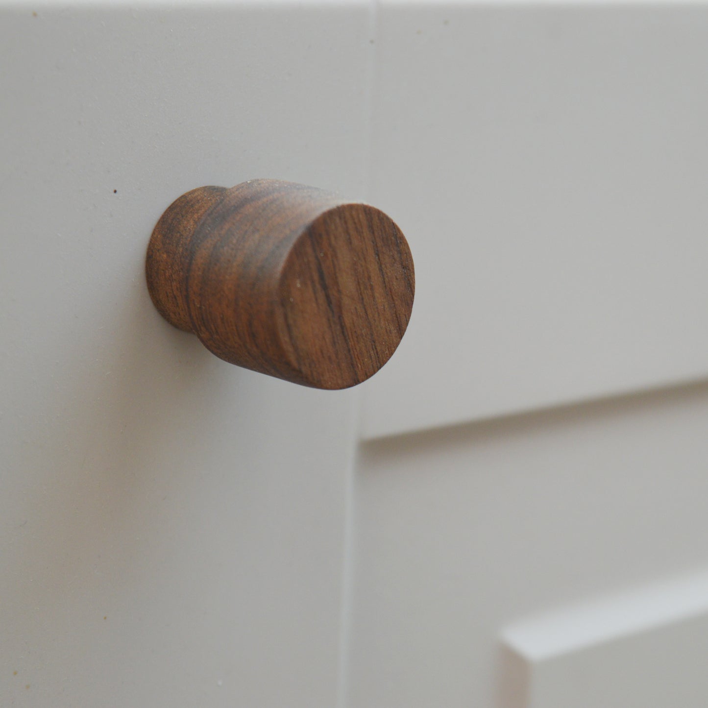 Kiel solid wood furniture knob