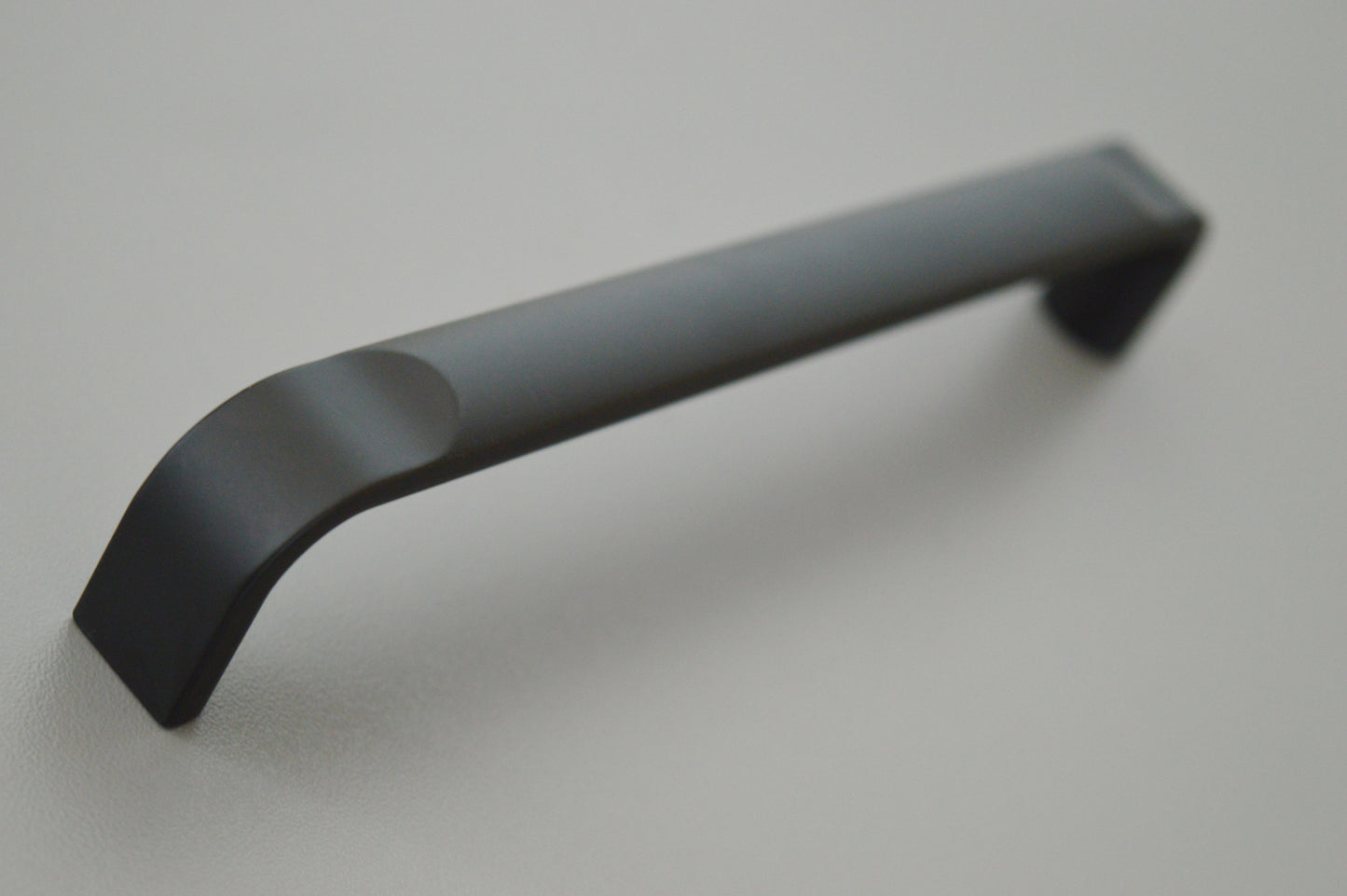 Flint modern metal furniture handle