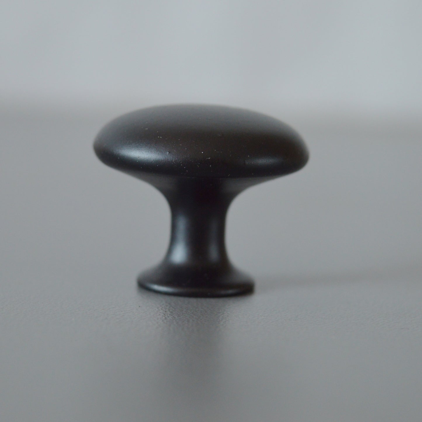 15.337 Rund furniture knob Classic metal furniture knob