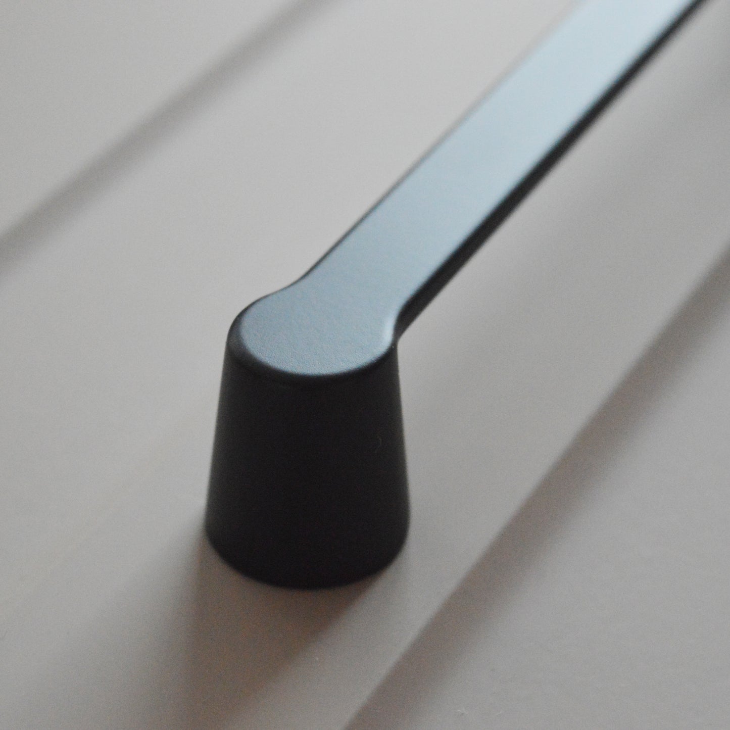 Buffer modern metal furniture handle