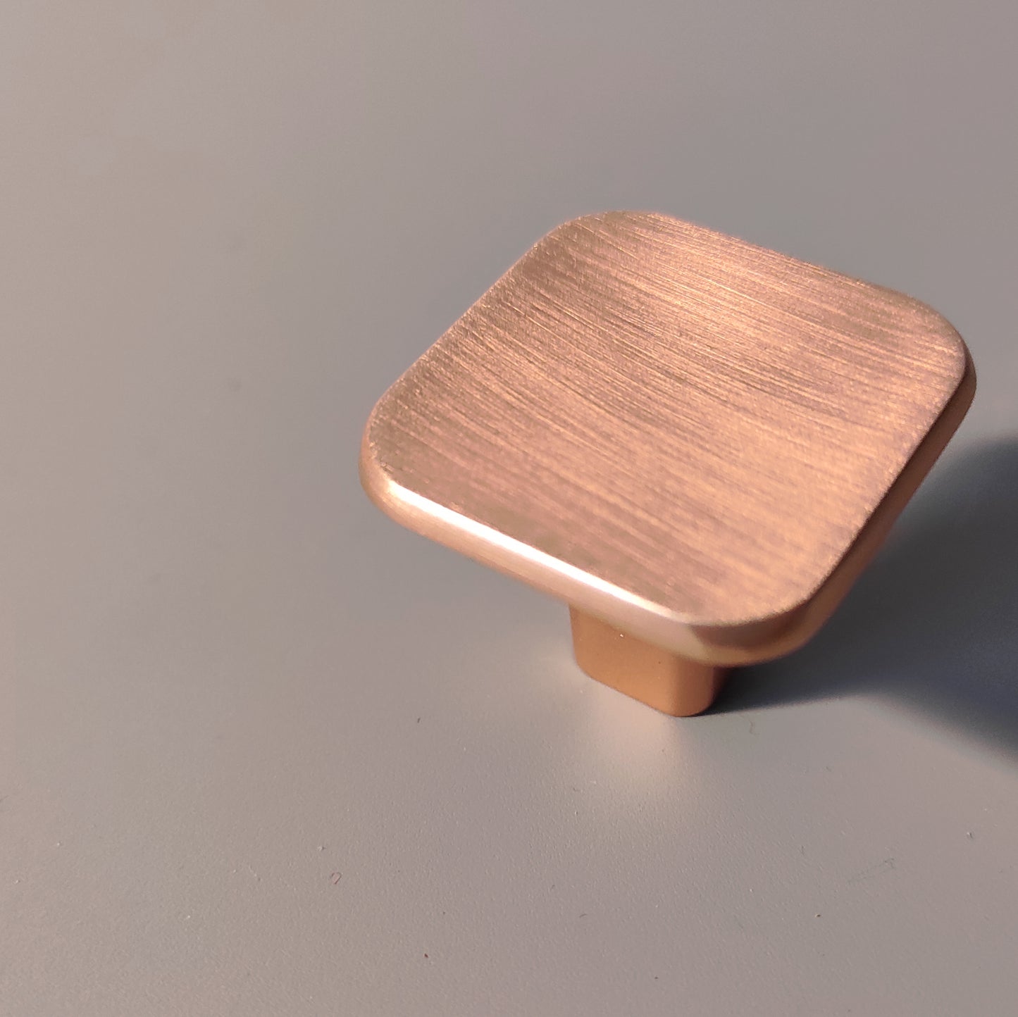 Scoop metal furniture knob