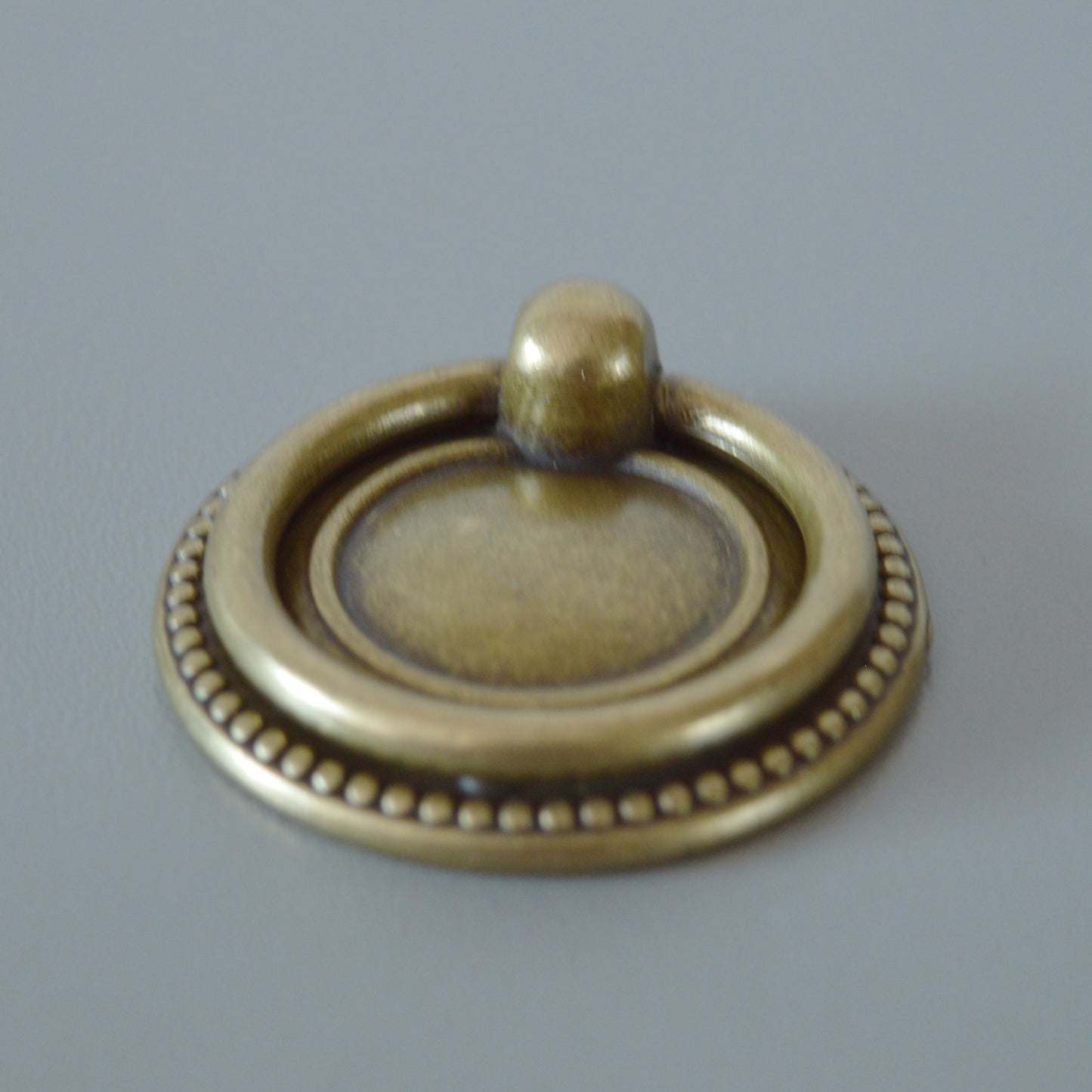15.247.40.12 Bronze furniture knob Classic metal furniture knob
