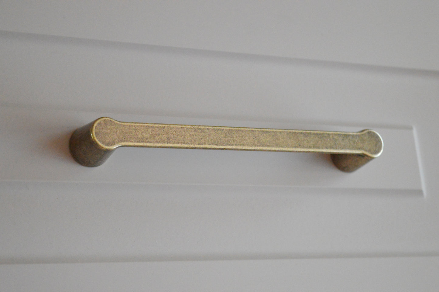 Buffer modern metal furniture handle
