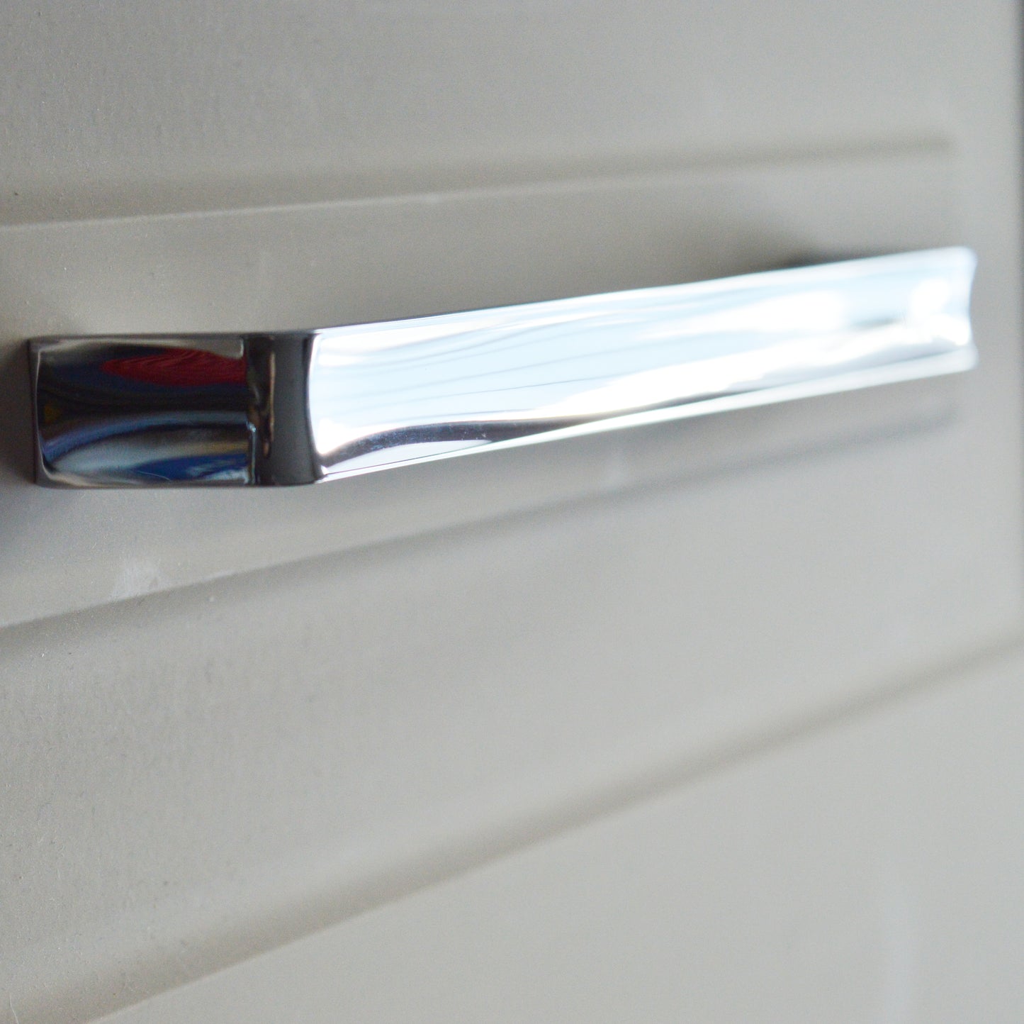 Scoop modern metal furniture handle