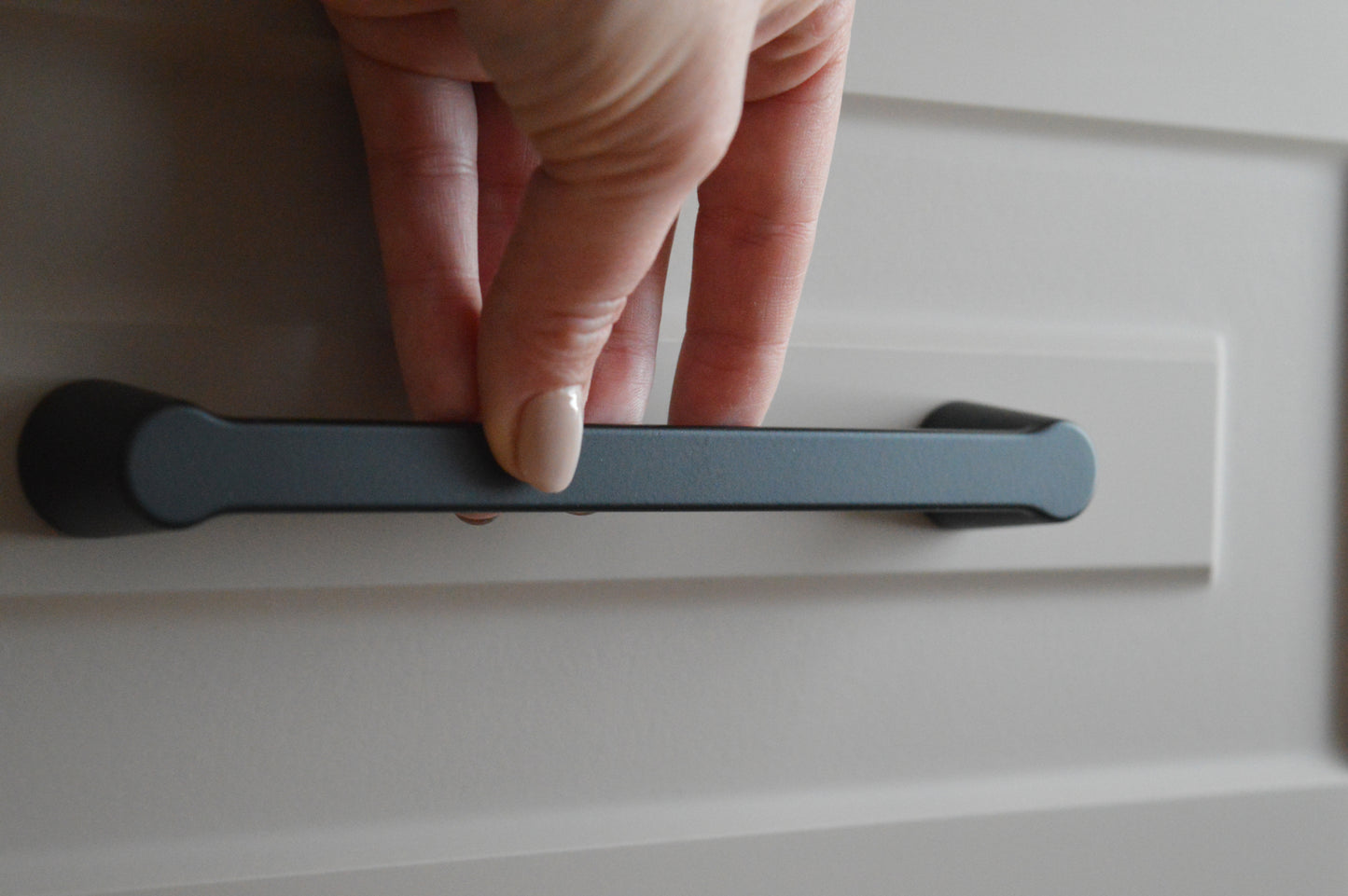 Buffer modern metal furniture handle