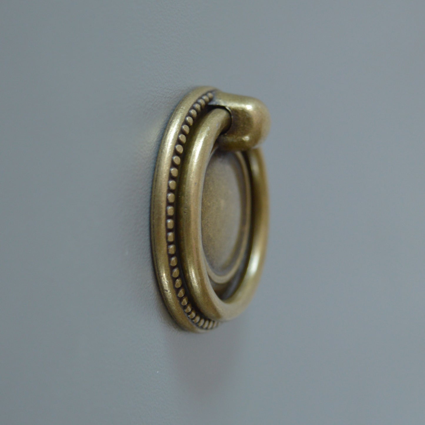 15.247.40.12 Bronze furniture knob Classic metal furniture knob