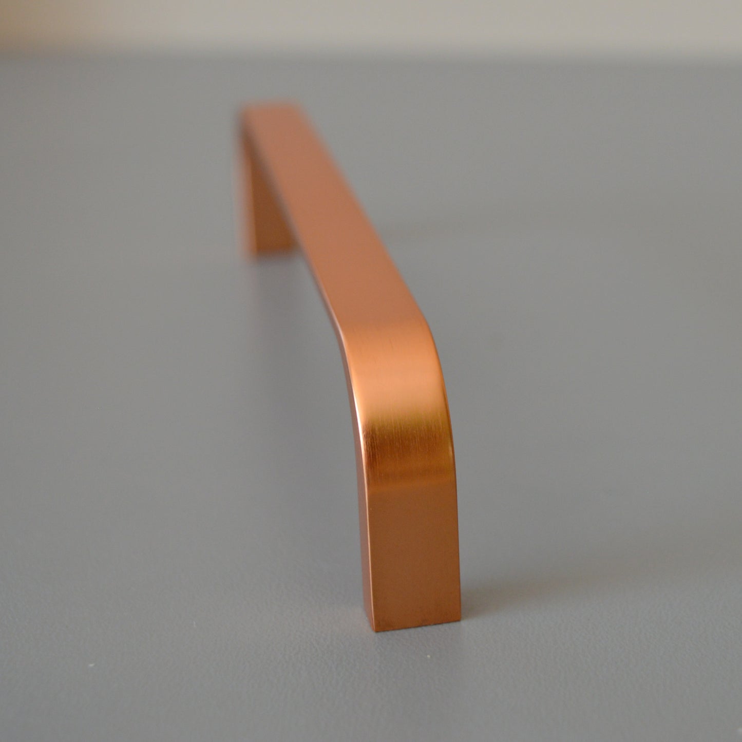 Pronto modern metal furniture handle