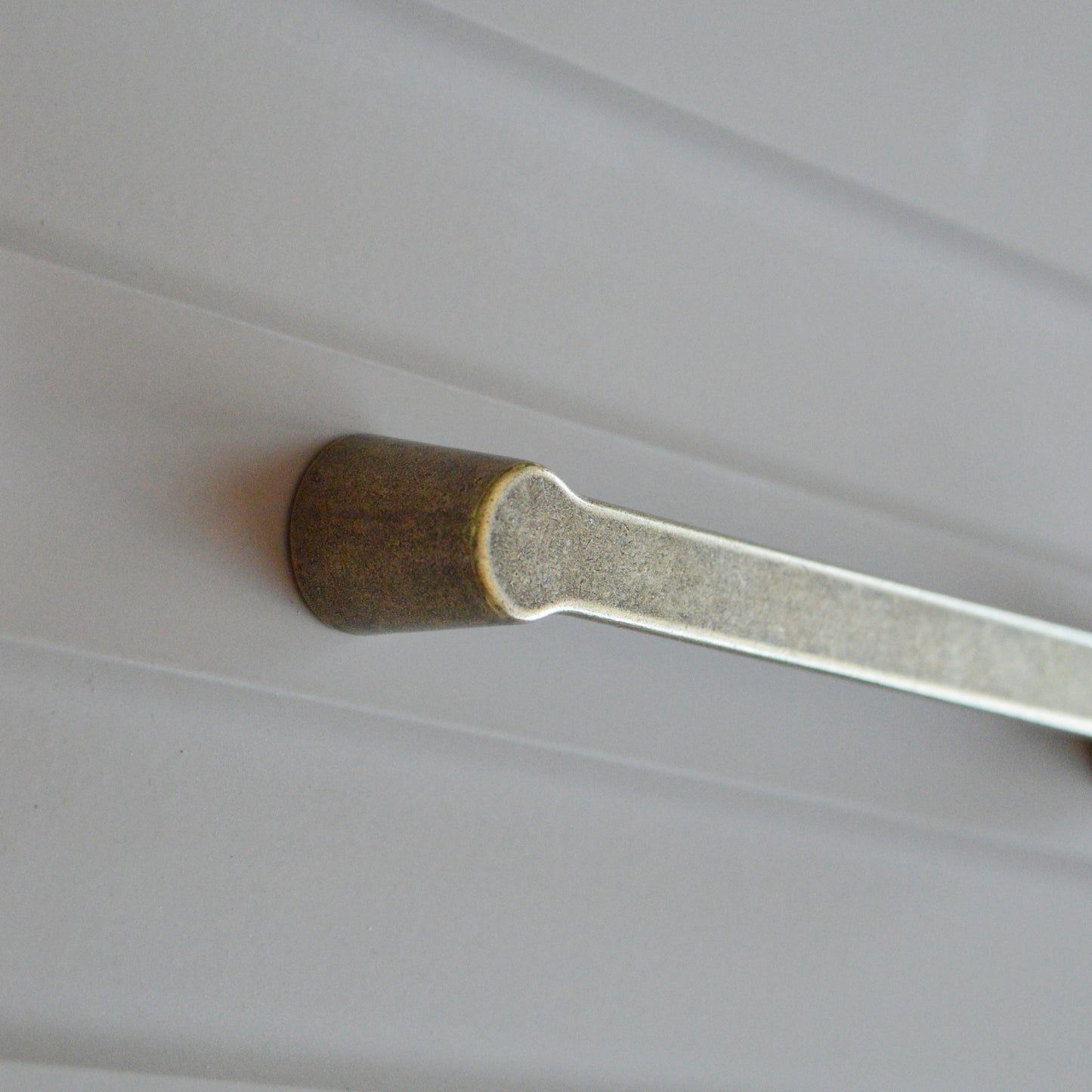 Buffer modern metal furniture handle