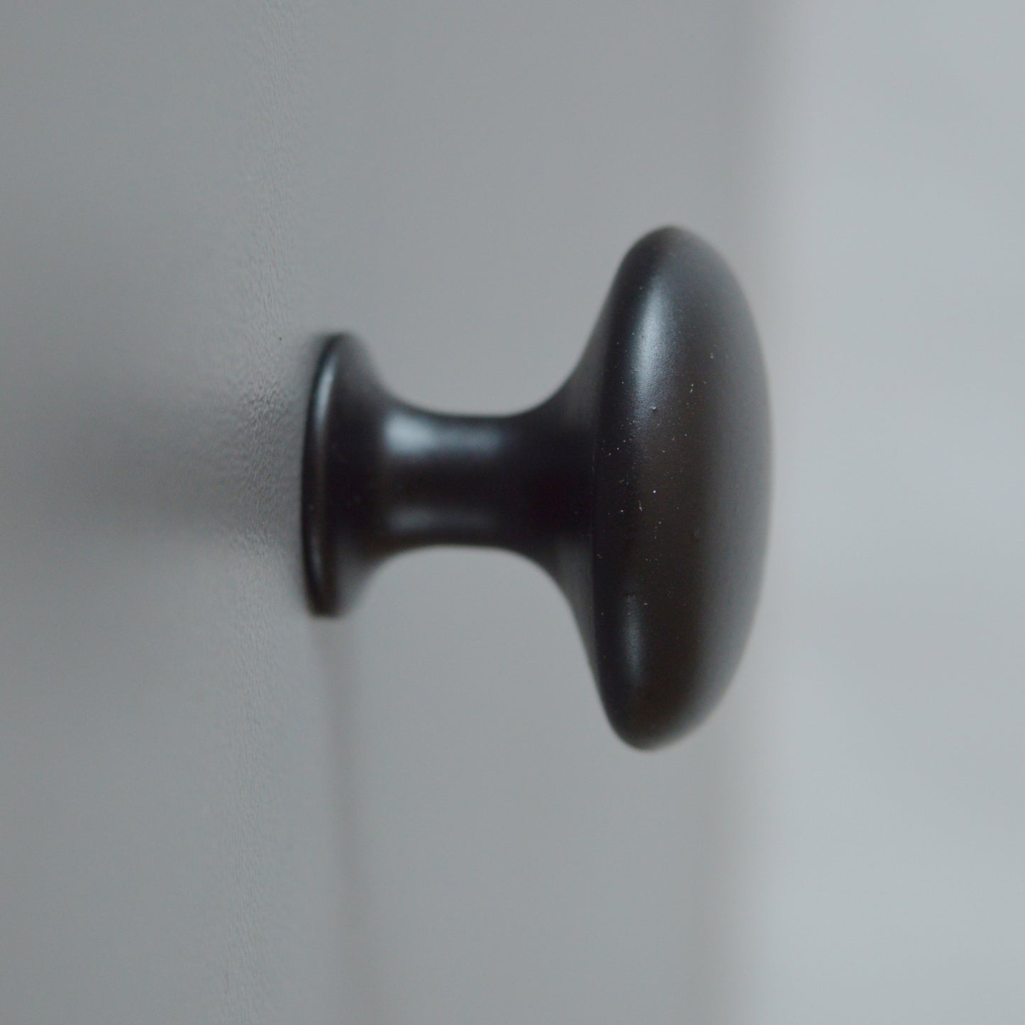 15.337 Rund furniture knob Classic metal furniture knob