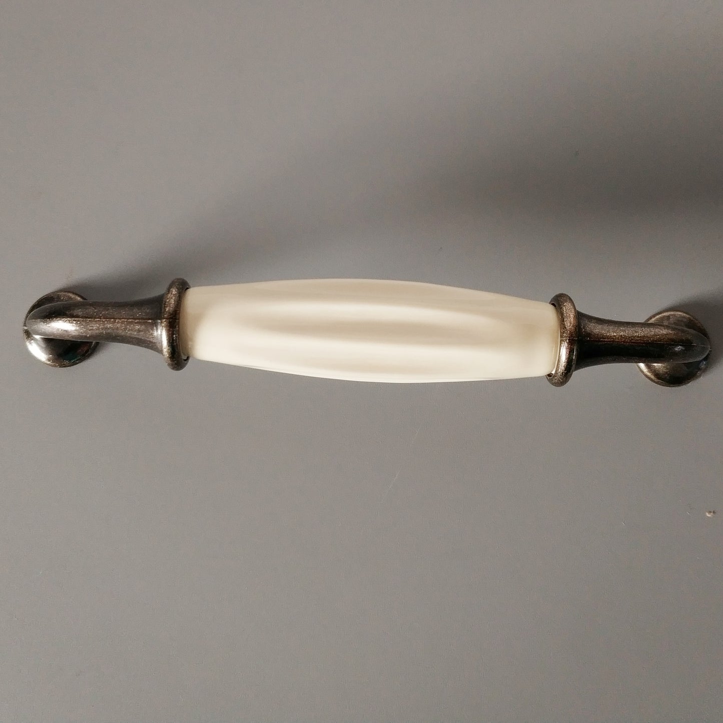 Magnolia Metal-porcelain furniture handle