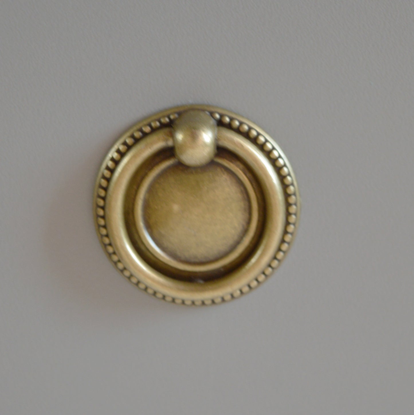 15.247.40.12 Bronze furniture knob Classic metal furniture knob