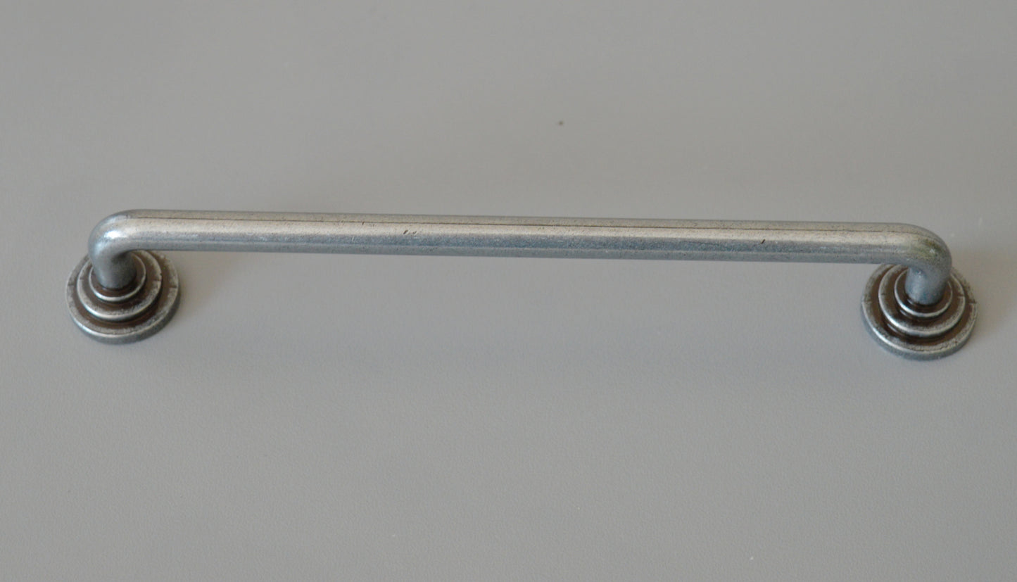 Hugo Classic metal furniture handle