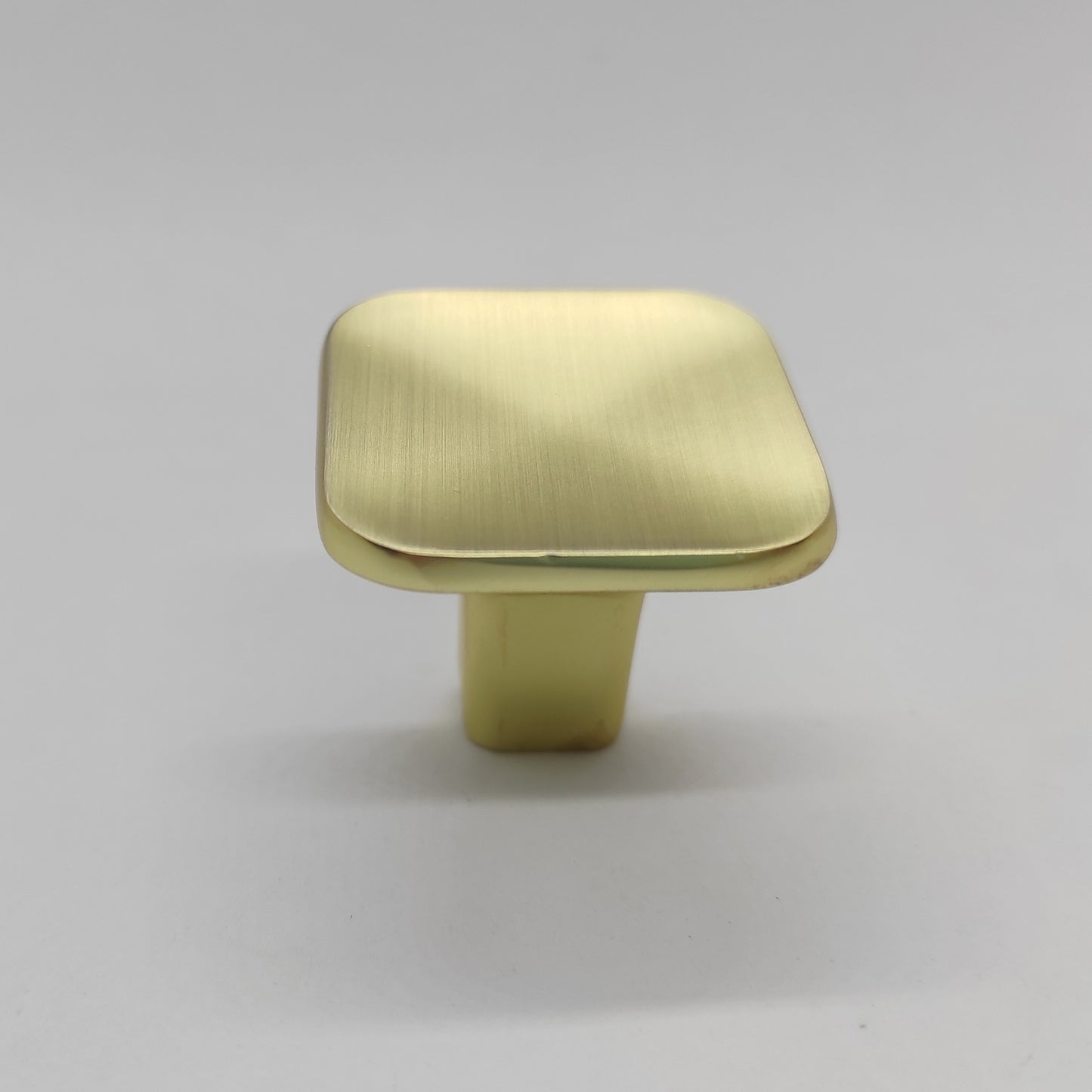 Scoop metal furniture knob
