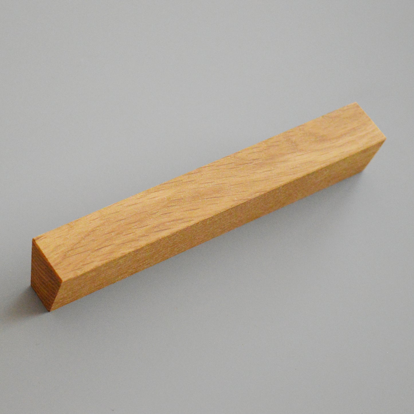 Salermo solid wood furniture handle