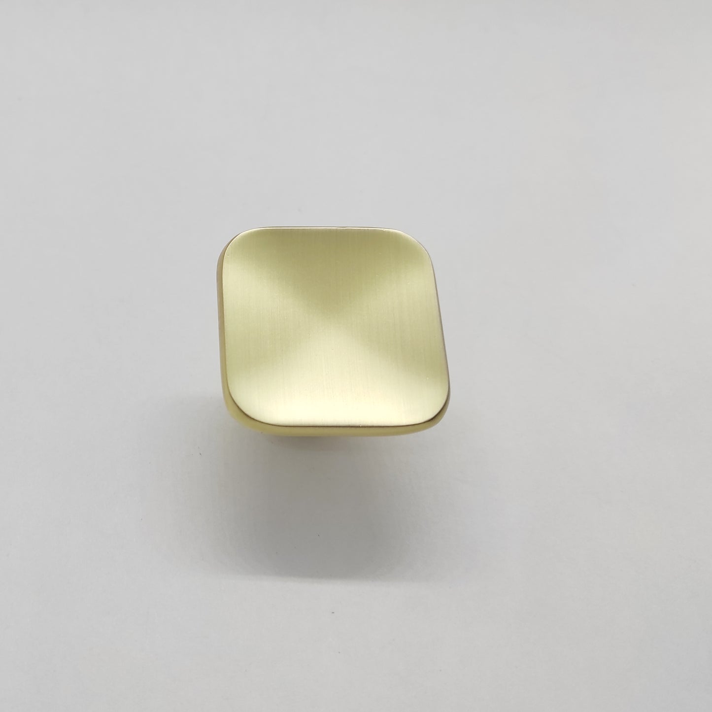 Scoop metal furniture knob
