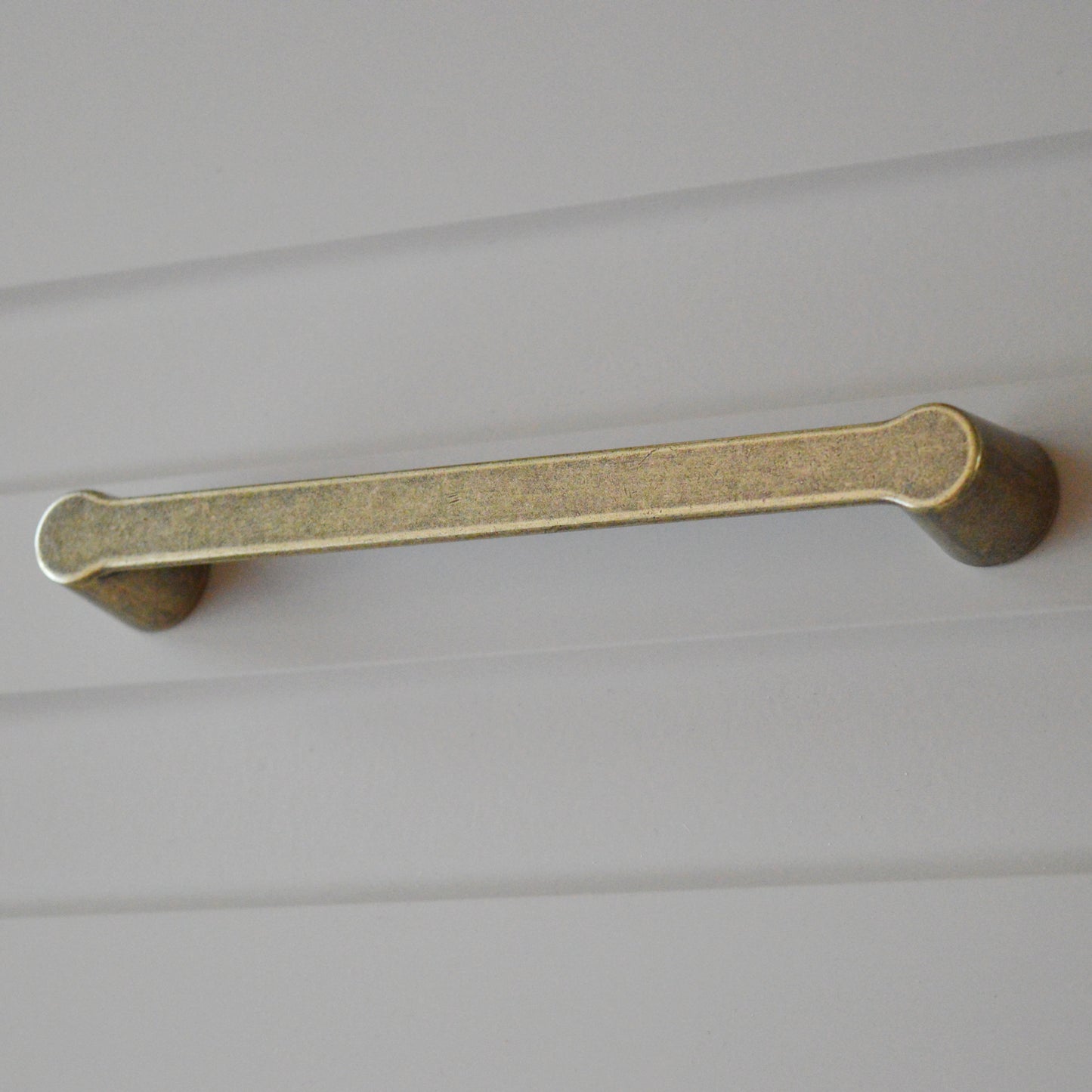 Buffer modern metal furniture handle