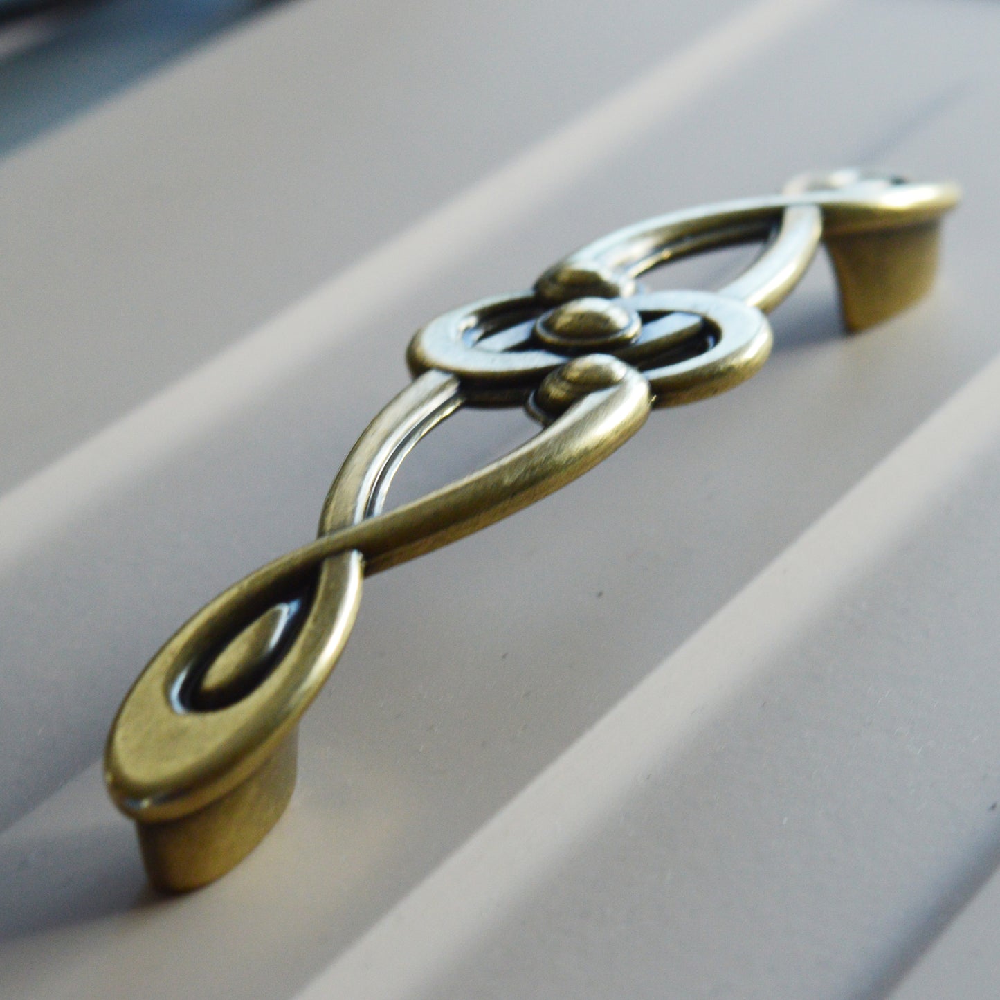 15.193.128  Furniture handels Classic metal handles