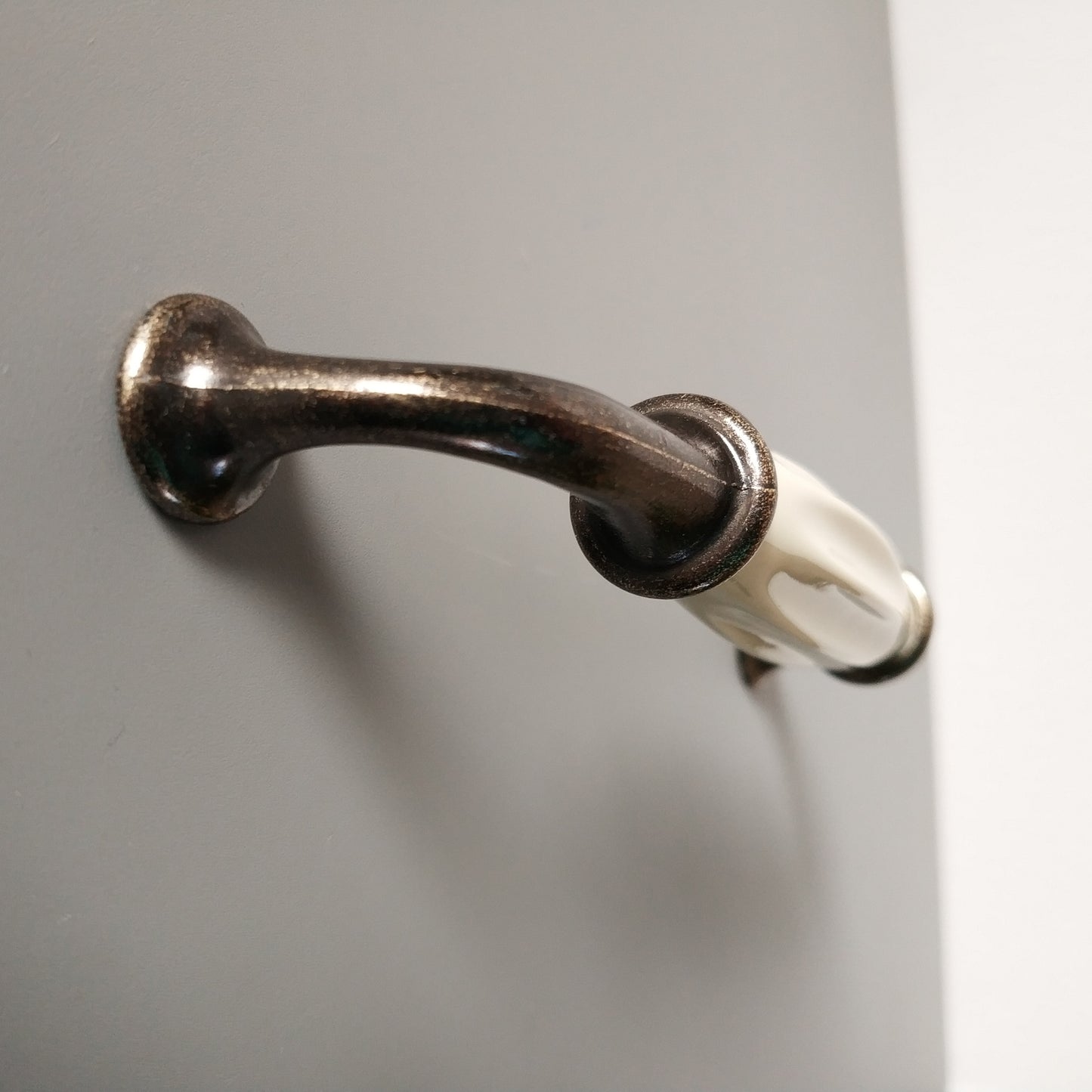 Magnolia Metal-porcelain furniture handle