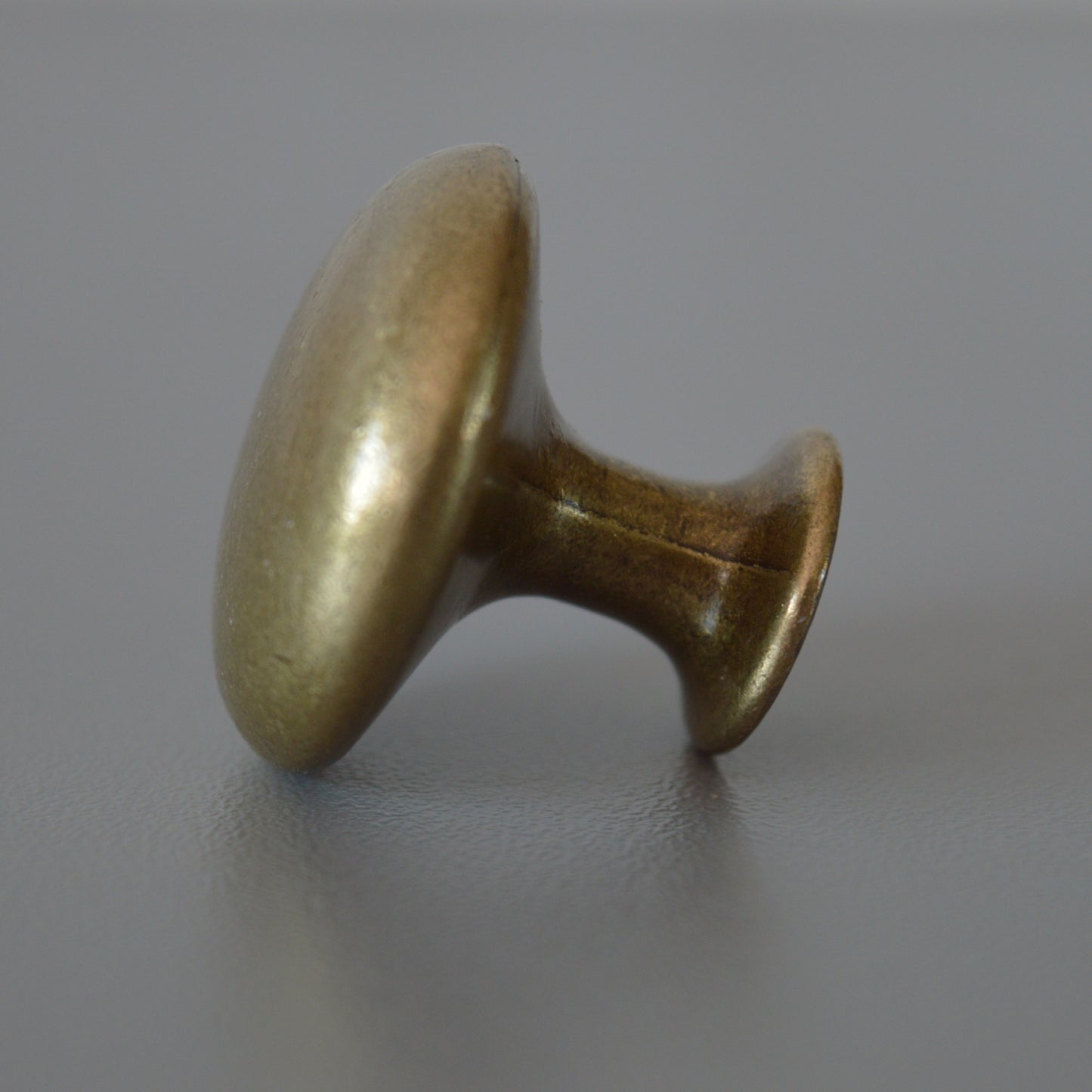 15.337 Rund furniture knob Classic metal furniture knob