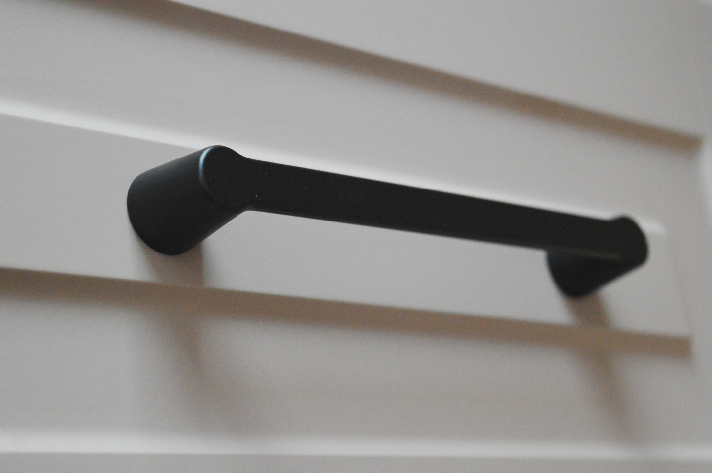 Buffer modern metal furniture handle
