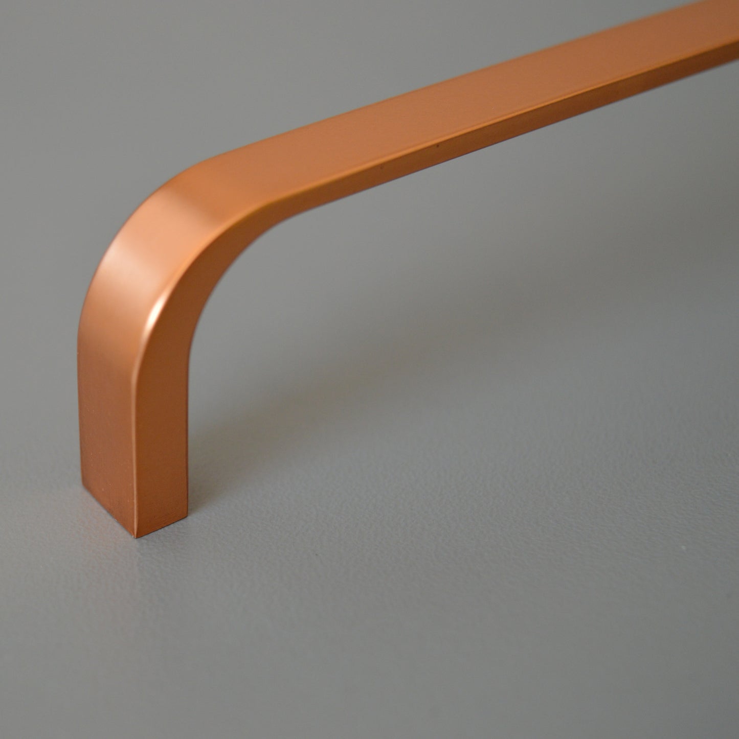 Pronto modern metal furniture handle