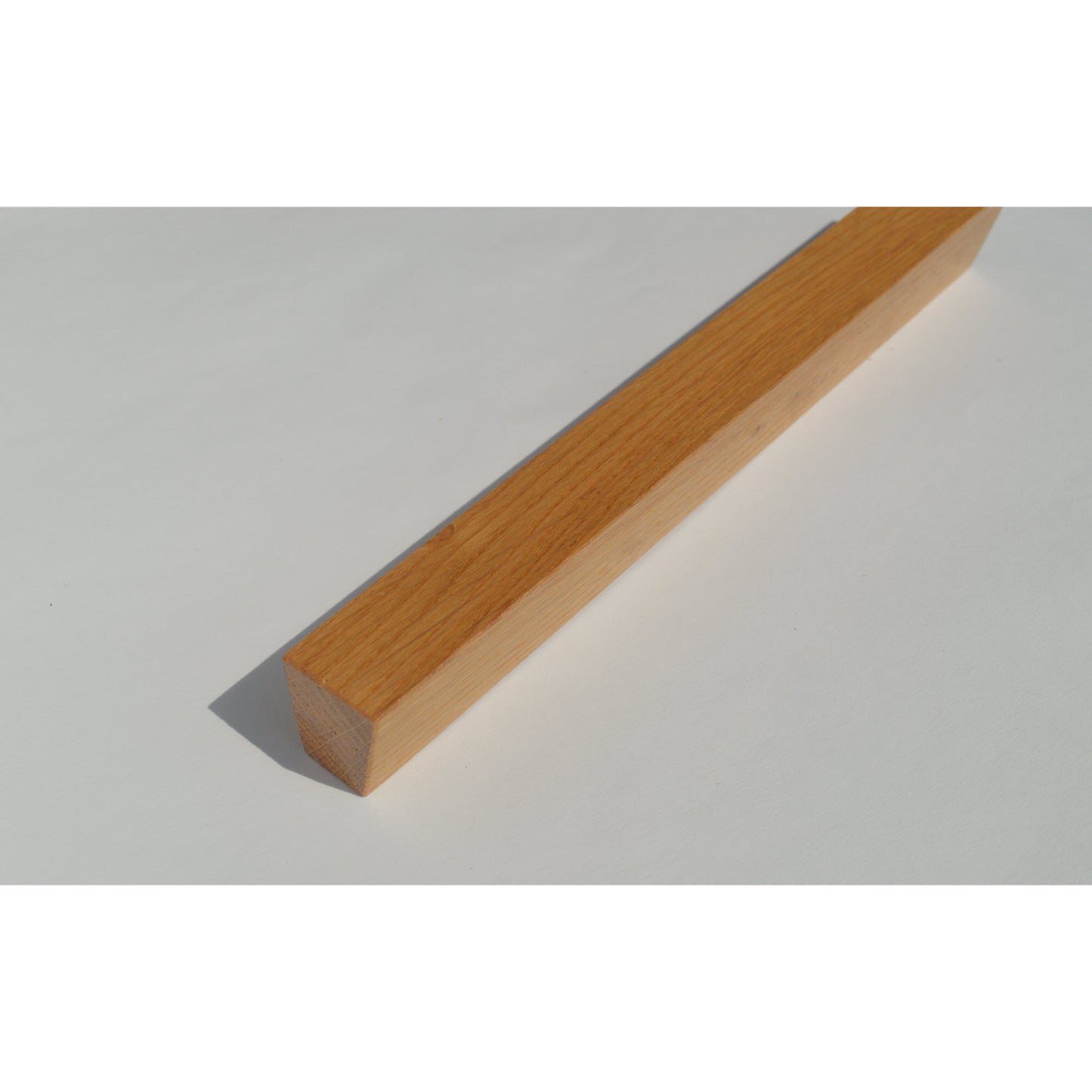 Imola solid wood furniture handle – natural elegance, lacquered oak