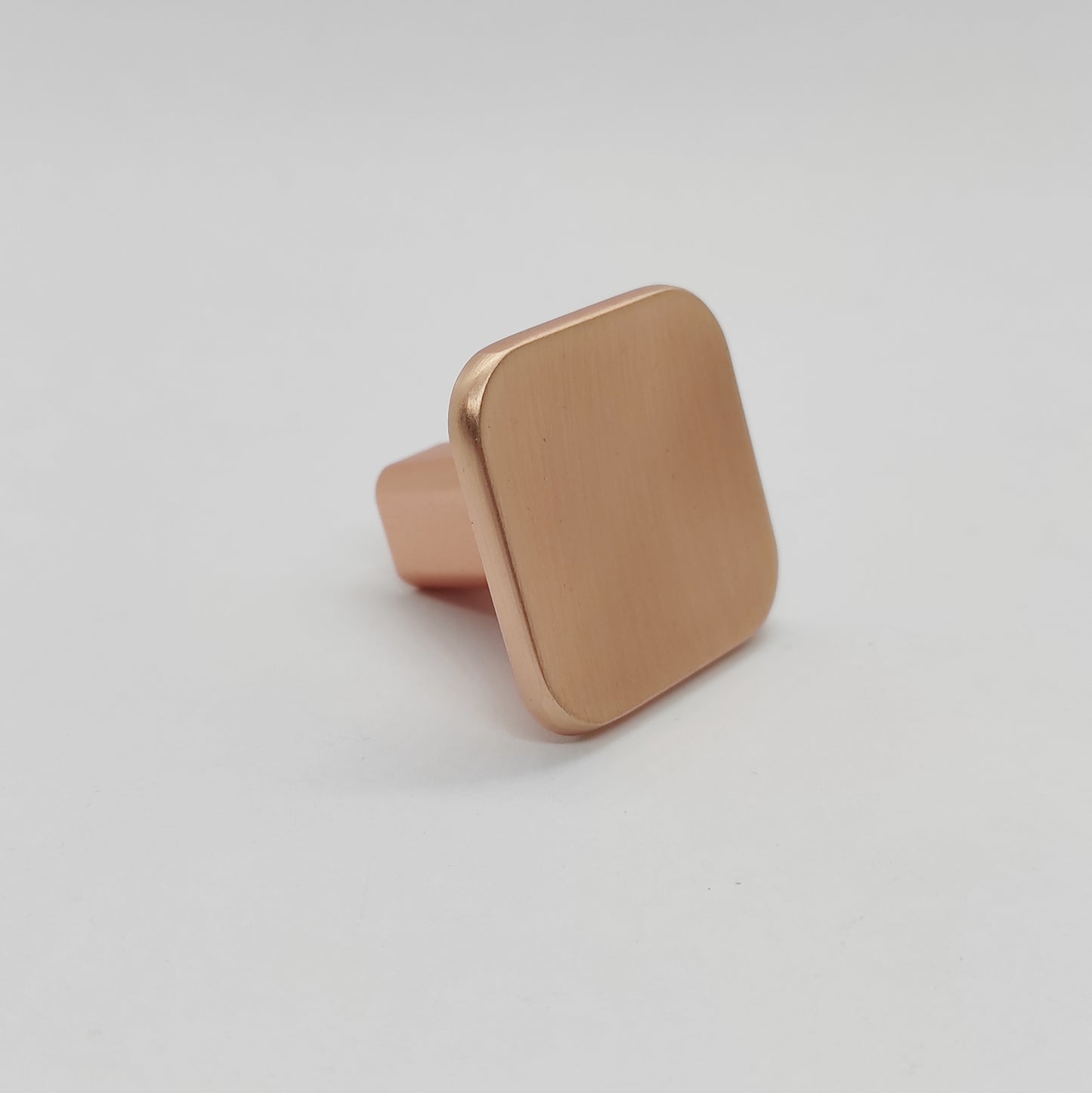 Scoop metal furniture knob