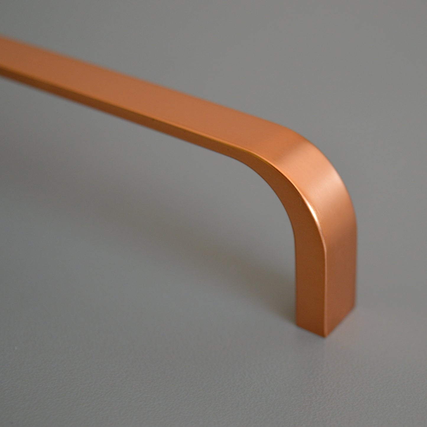 Pronto modern metal furniture handle