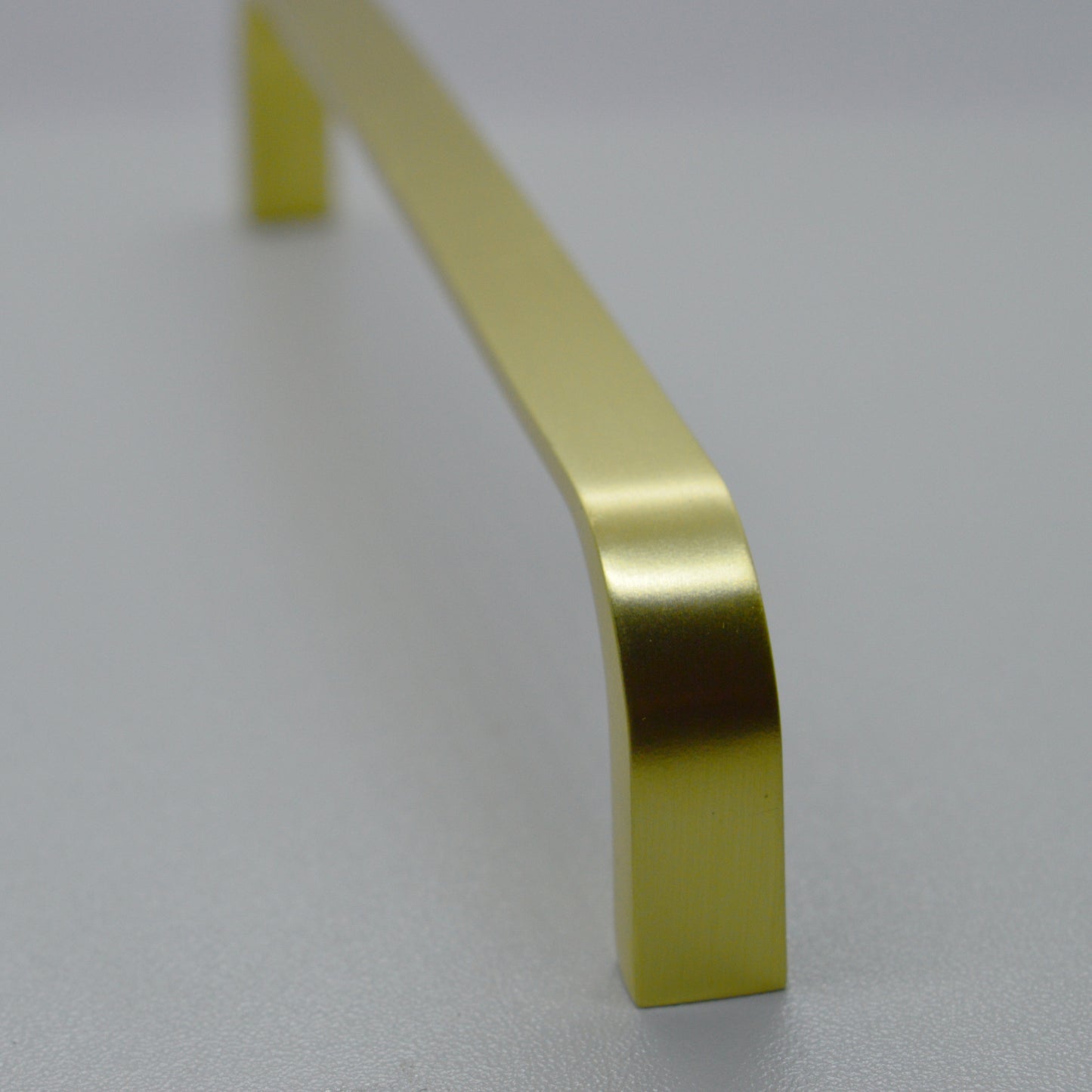 Pronto modern metal furniture handle