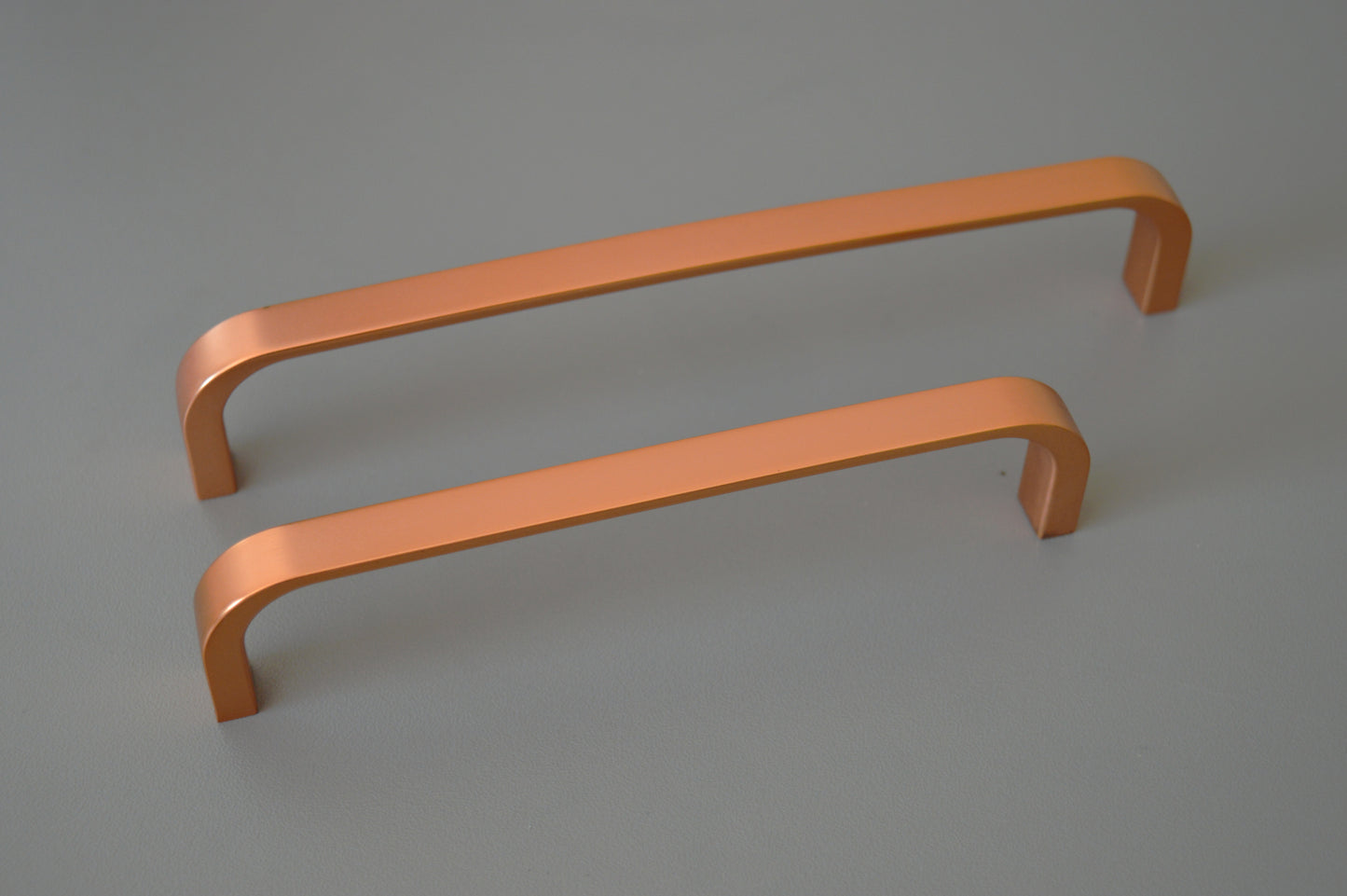 Pronto modern metal furniture handle