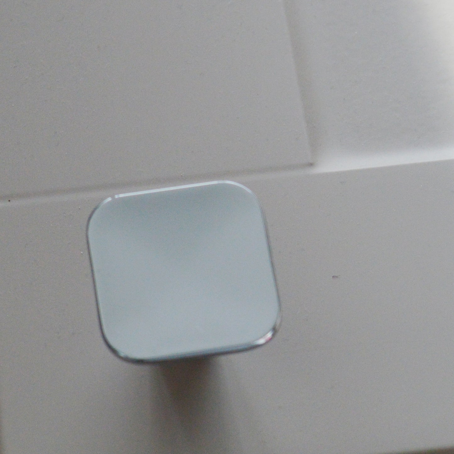 Scoop metal furniture knob