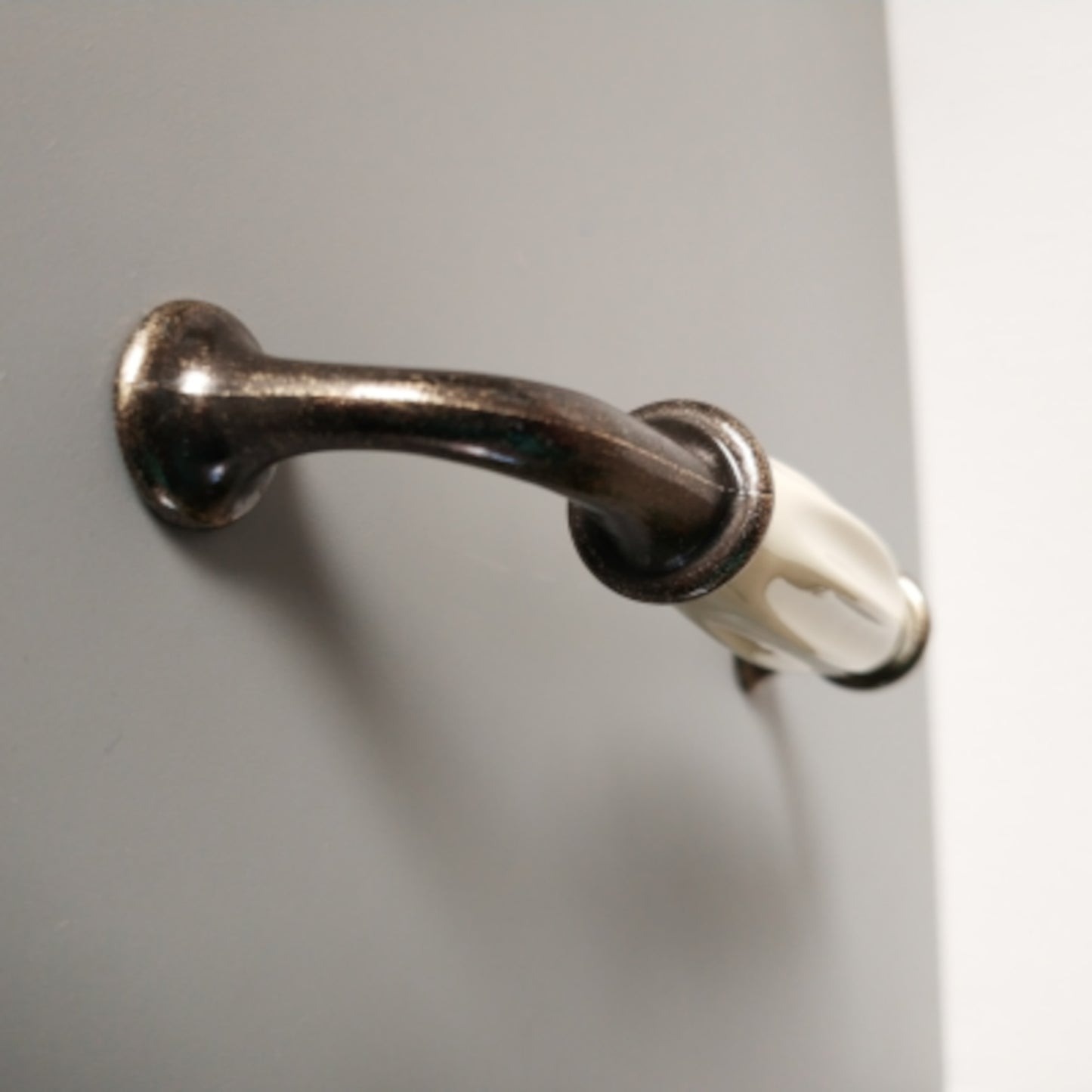 Magnolia Metal-porcelain furniture handle