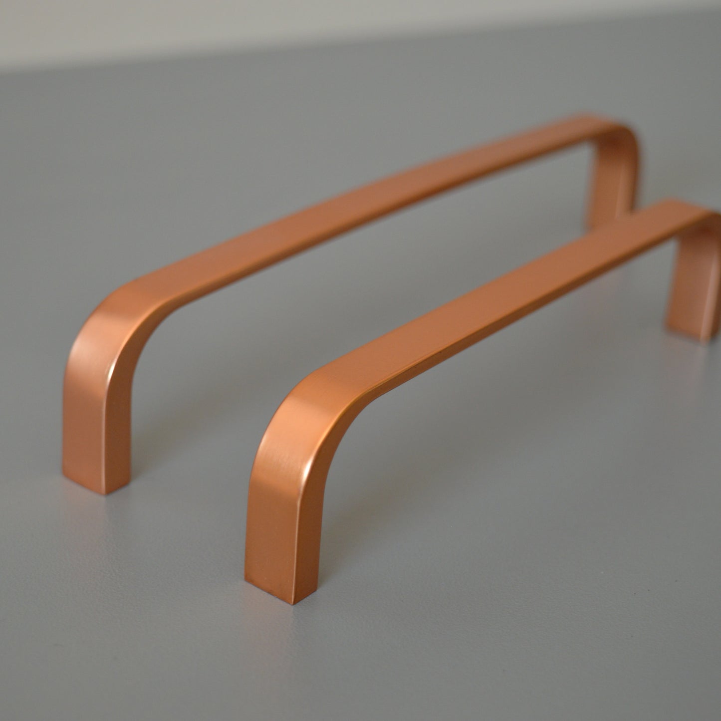 Pronto modern metal furniture handle